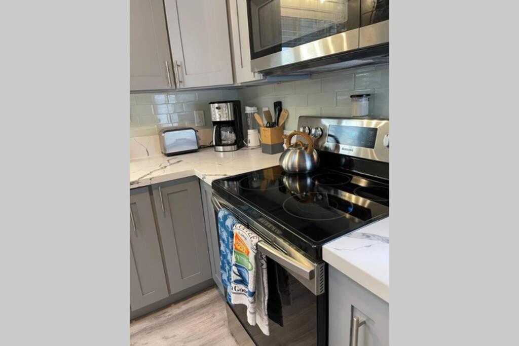 Spacious 2 Bedroom Beach House With King Suite Waianae Bagian luar foto