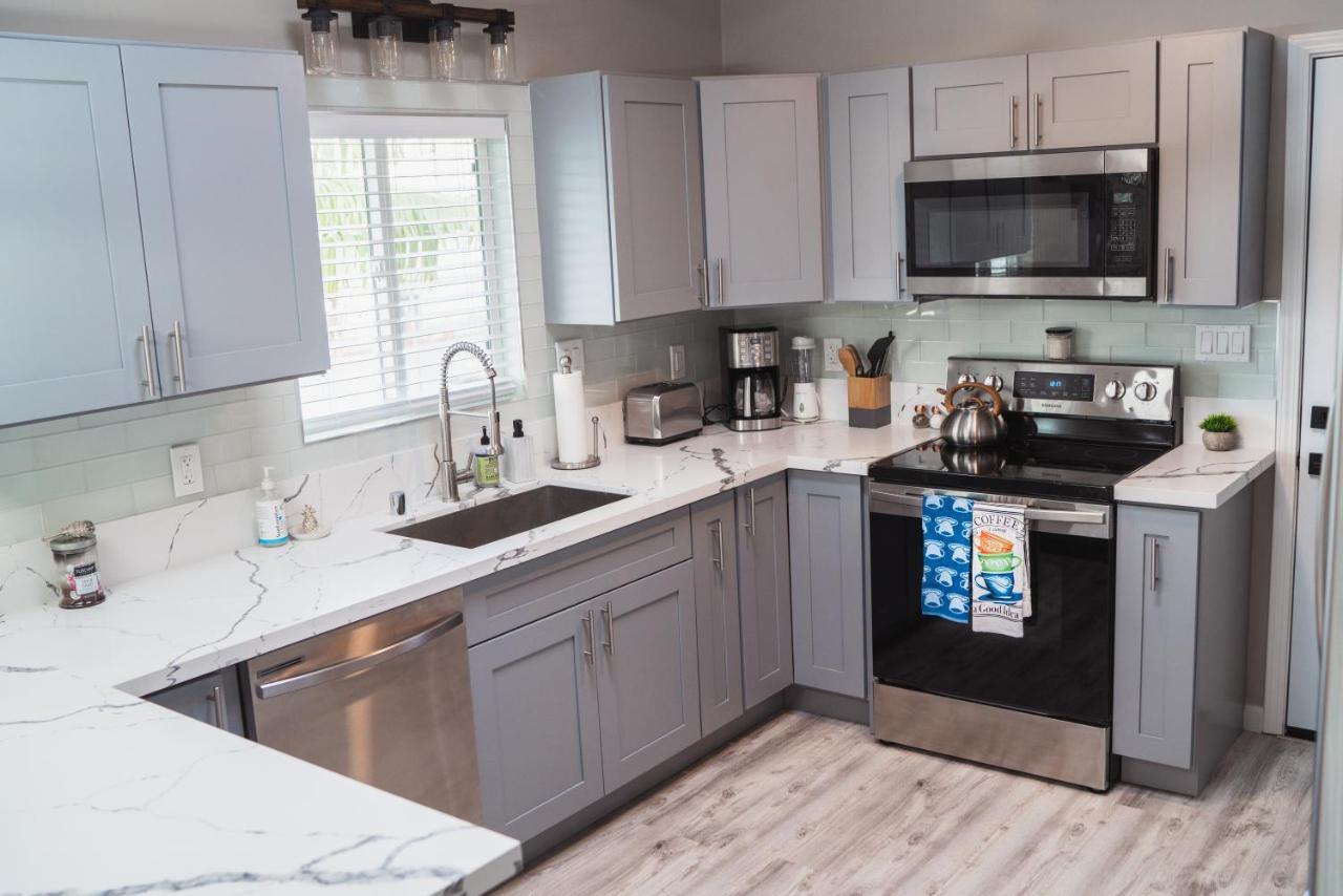 Spacious 2 Bedroom Beach House With King Suite Waianae Bagian luar foto